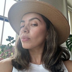 Meet your Posher, Andrea